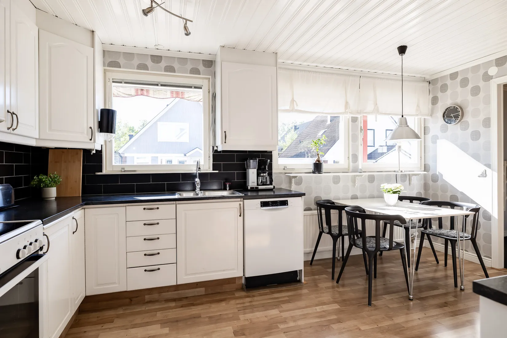 Radhus, Droppstensvägen 9, Lundby, Örebro