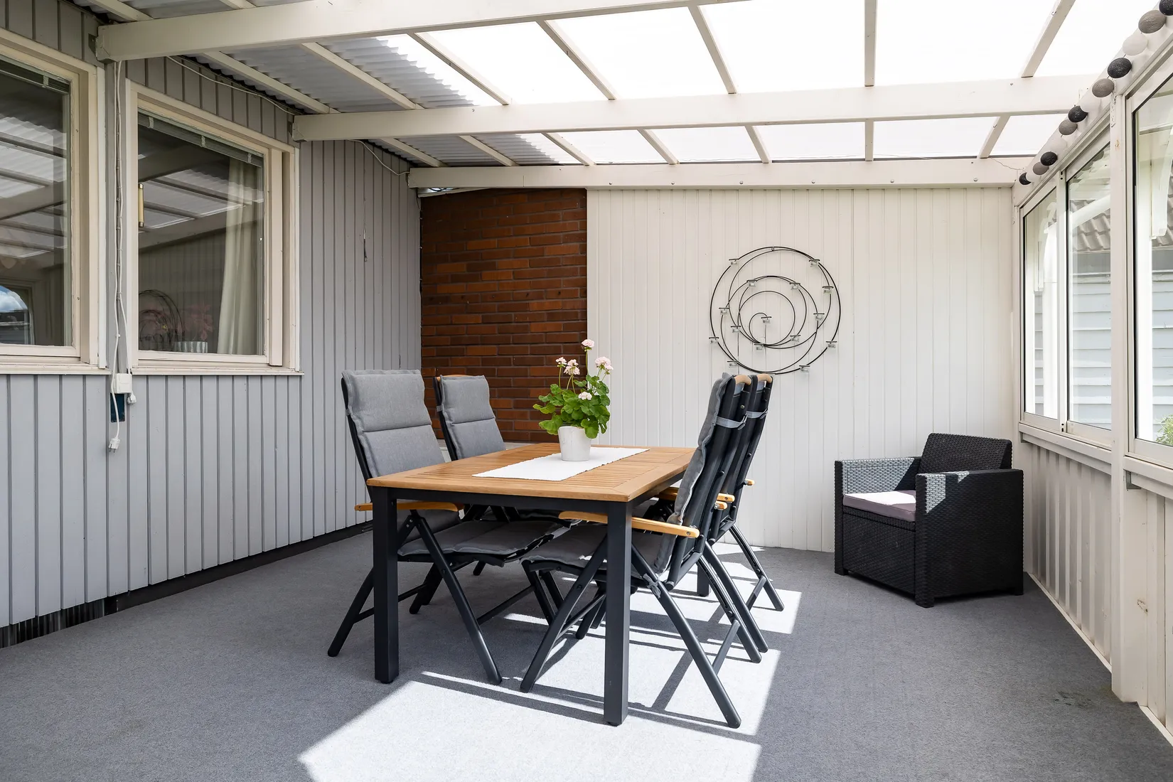 Radhus, Droppstensvägen 9, Lundby, Örebro