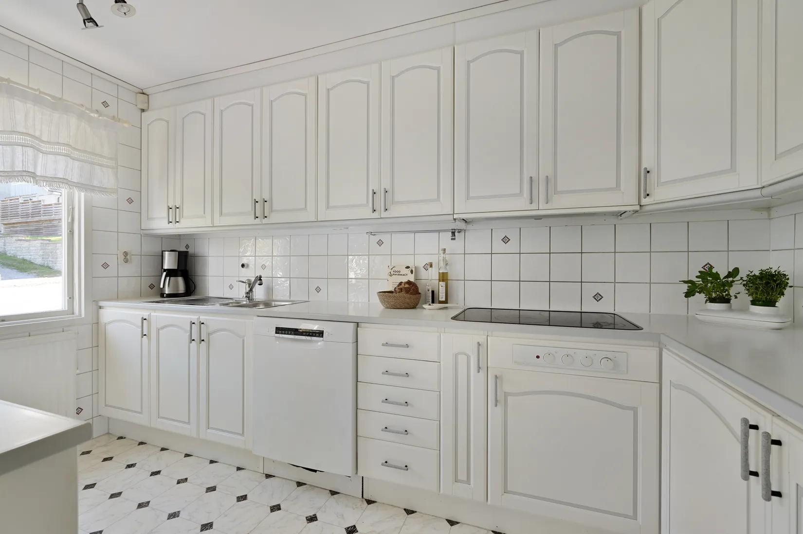 Villa, Aprilvägen 9, Västra Jakobsberg, Järfälla