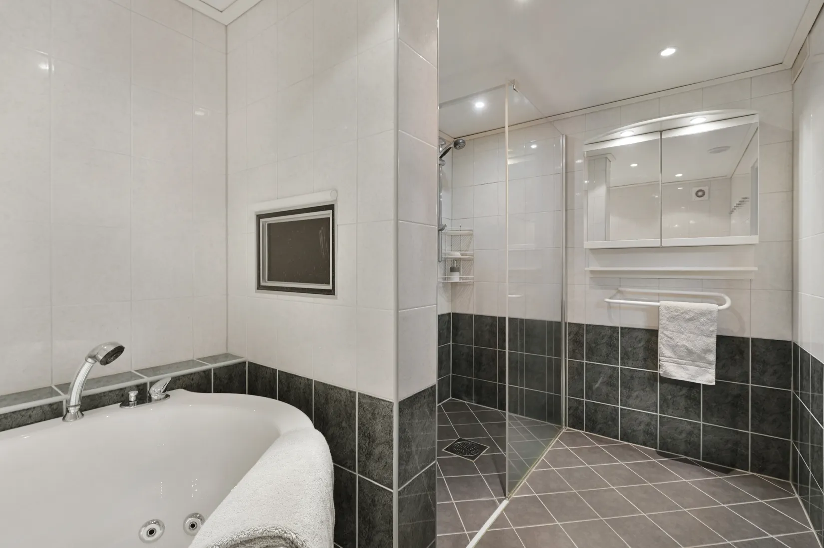 Villa, Aprilvägen 9, Västra Jakobsberg, Järfälla