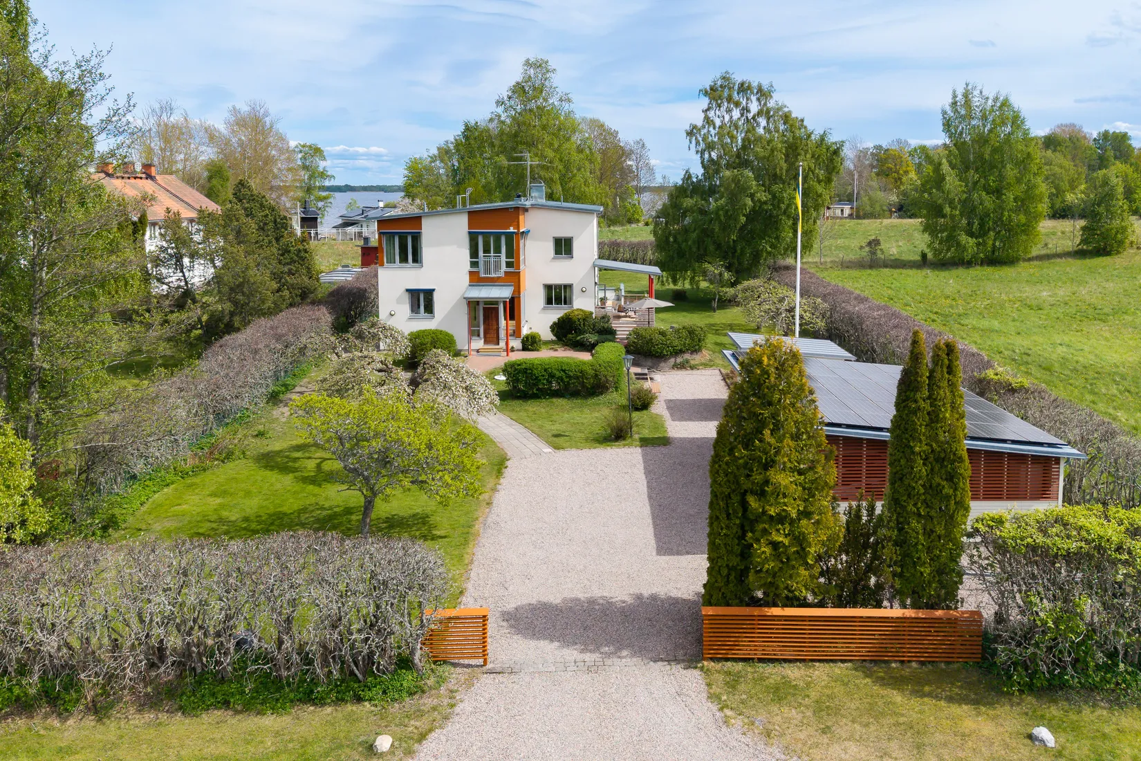 Villa, Ekebyviken 26, Ekeby-Almby, Örebro
