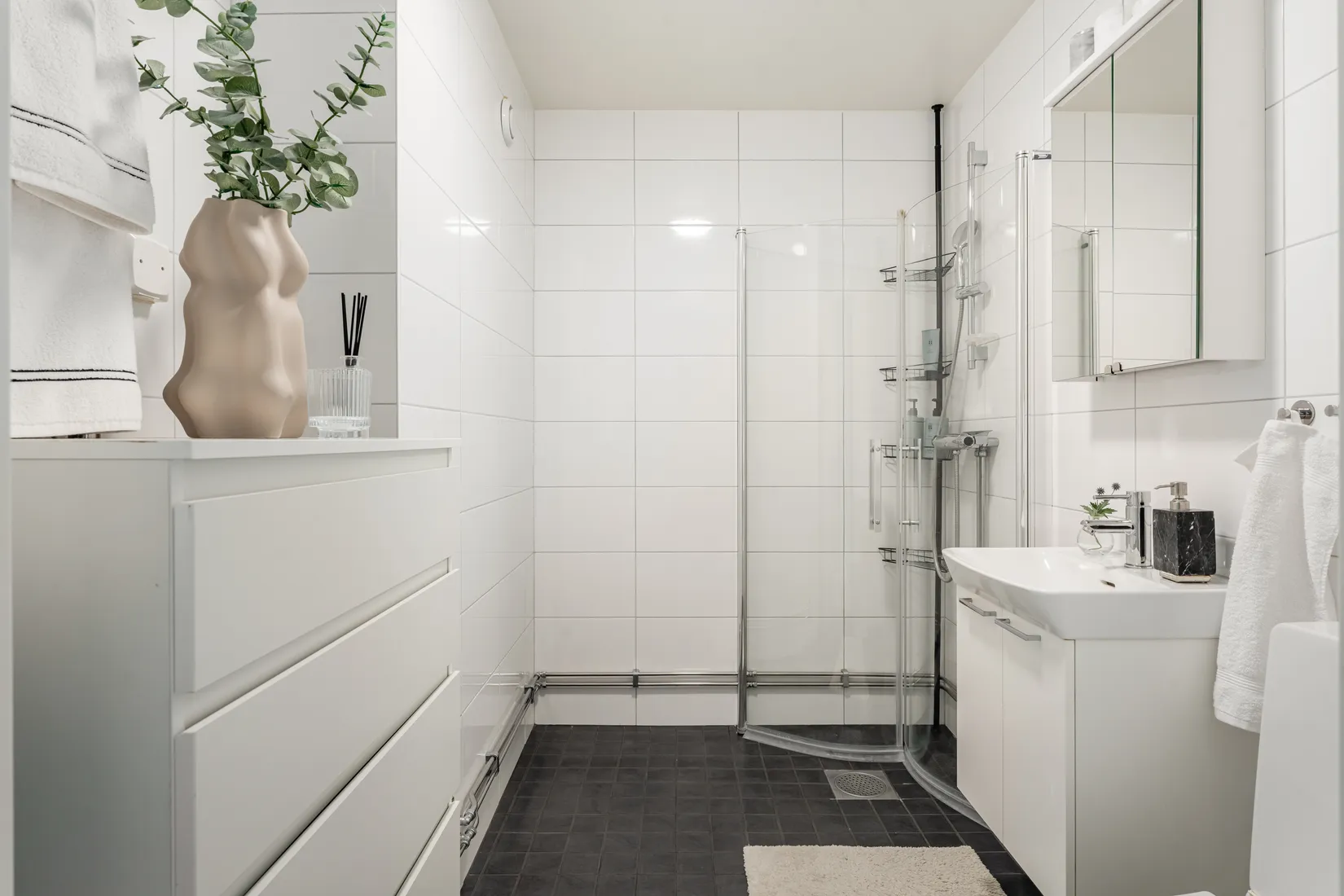 Bostadsrätt, BERGAVÄGEN 8J, Åkersberga Centrum, Österåker