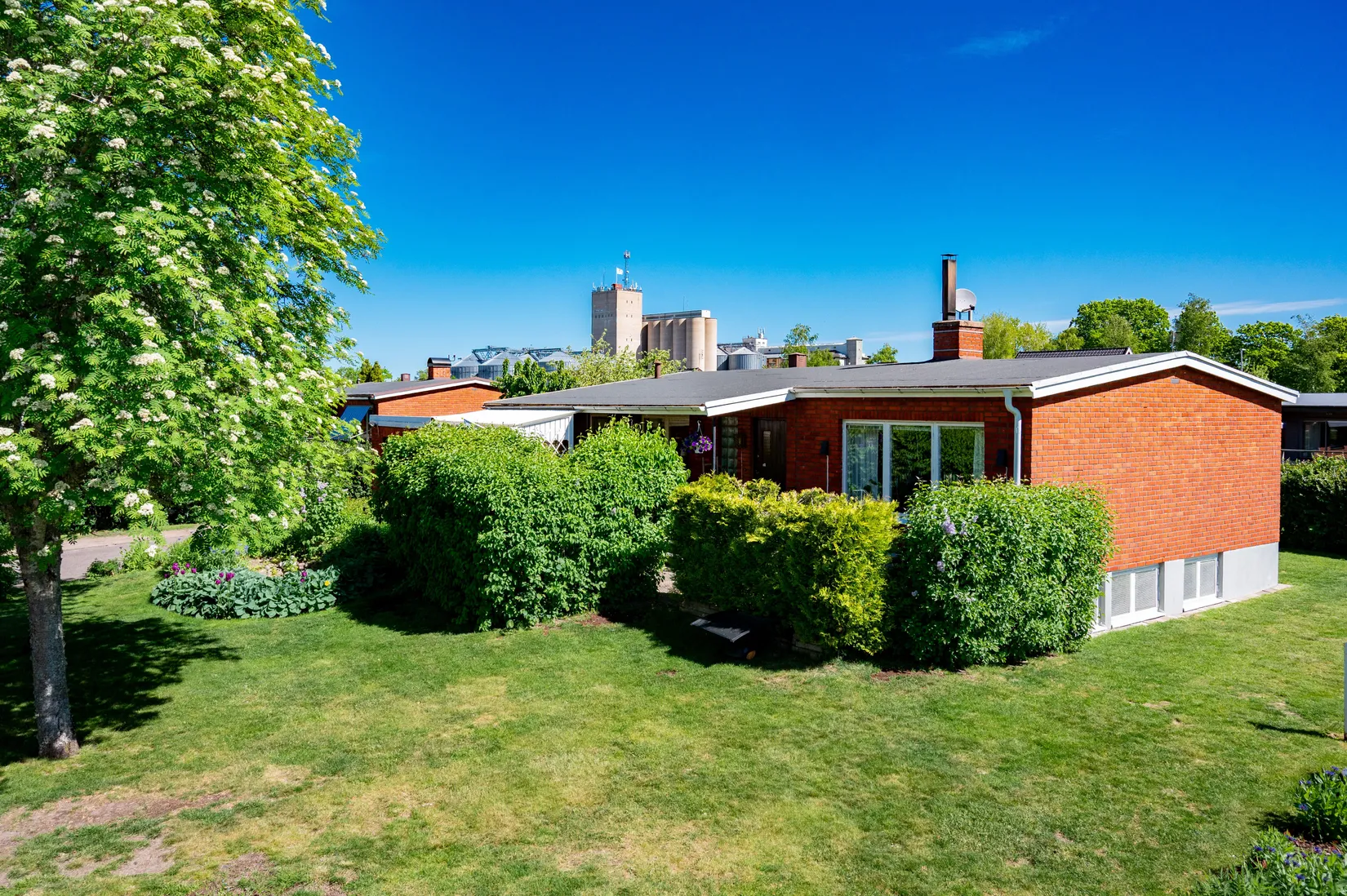 Villa, Gärdesvägen 11, Vara