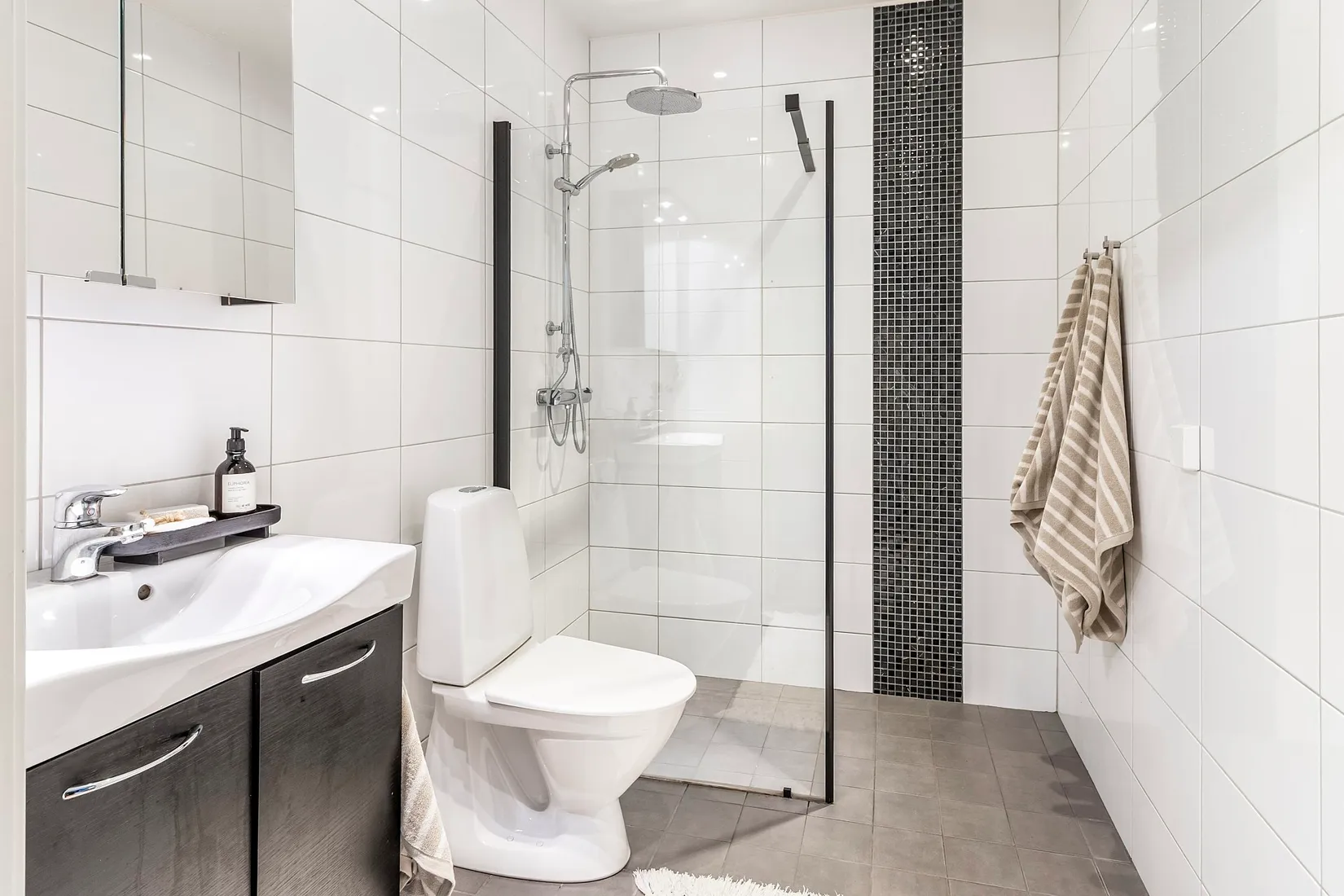 Radhus, Norgegatan 7, Lillhamra, Västerås