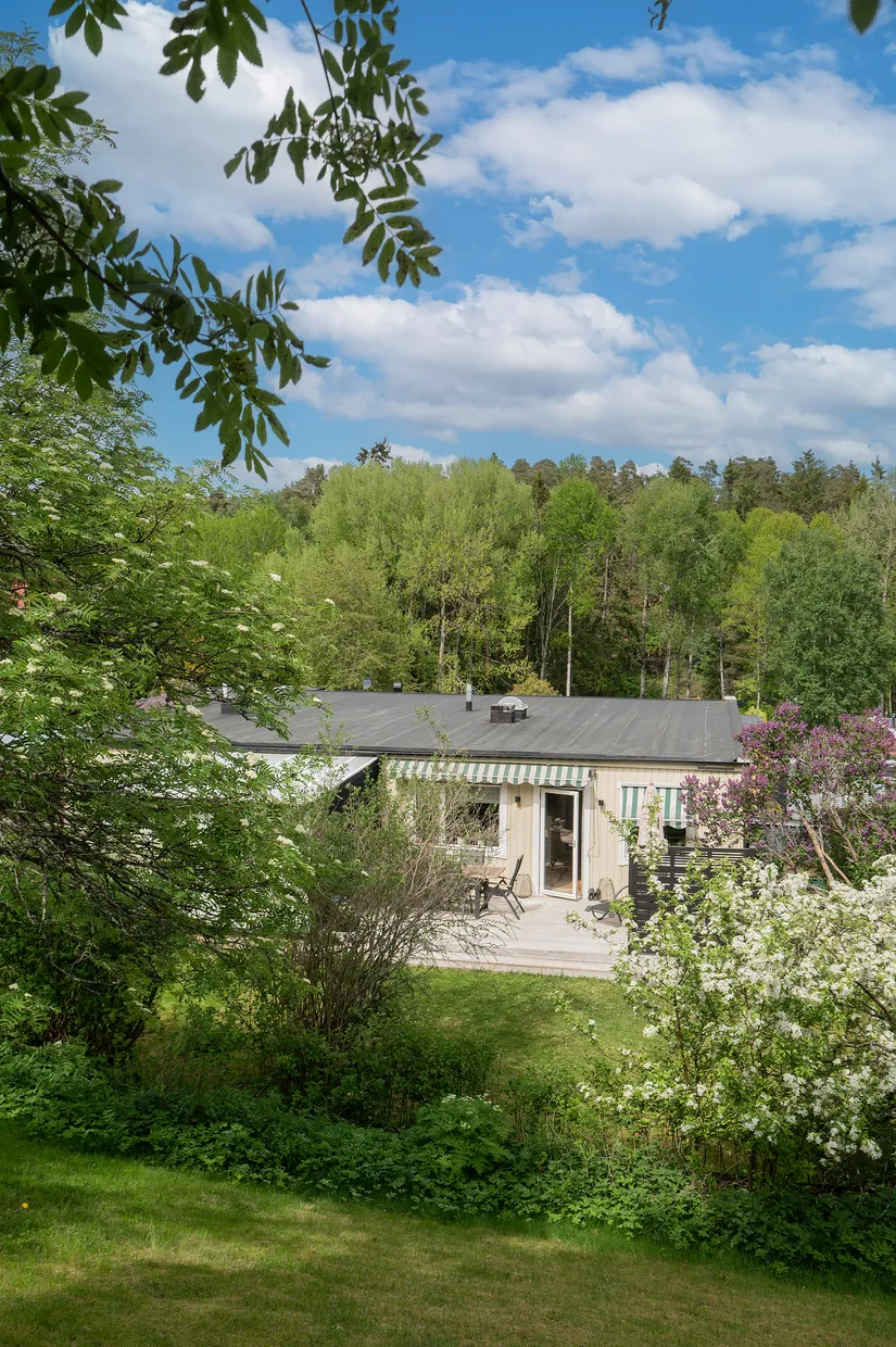 Radhus, Granbacken 9, Broängen, Botkyrka