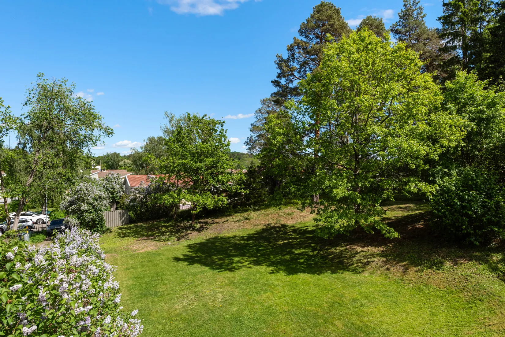 Tomt, Tomt - del av fastighet med adress Skogsvägen 26, Lahäll, Täby