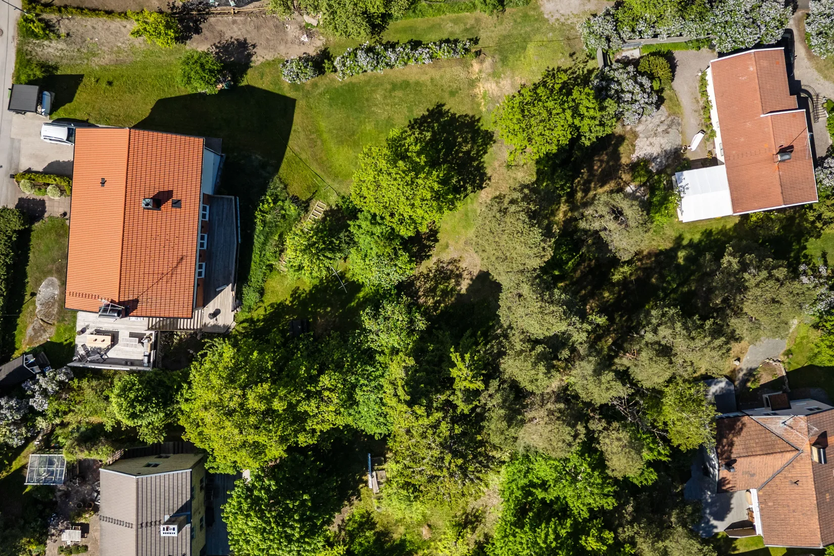 Tomt, Tomt - del av fastighet med adress Skogsvägen 26, Lahäll, Täby