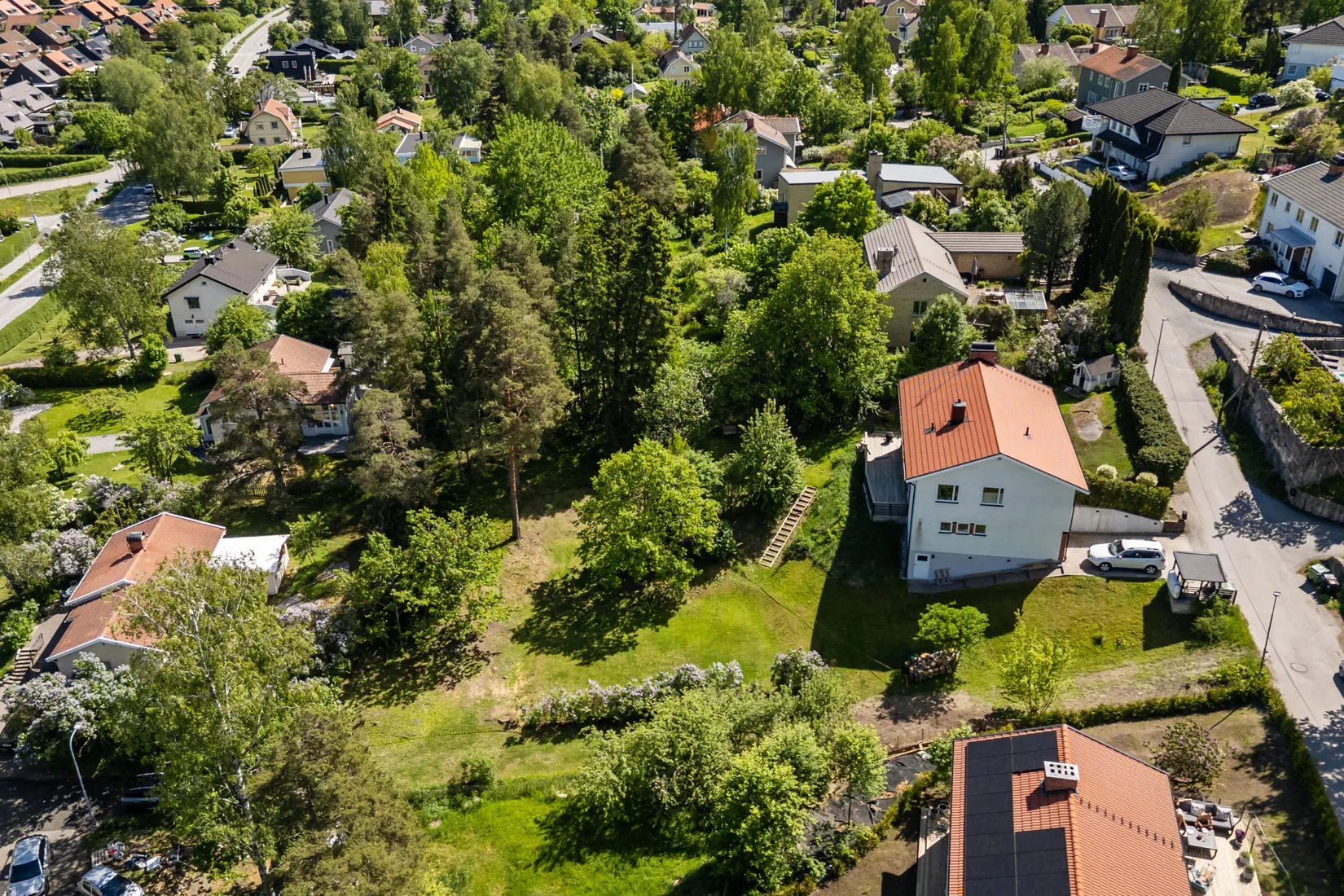 Tomt, Tomt - del av fastighet med adress Skogsvägen 26, Lahäll, Täby