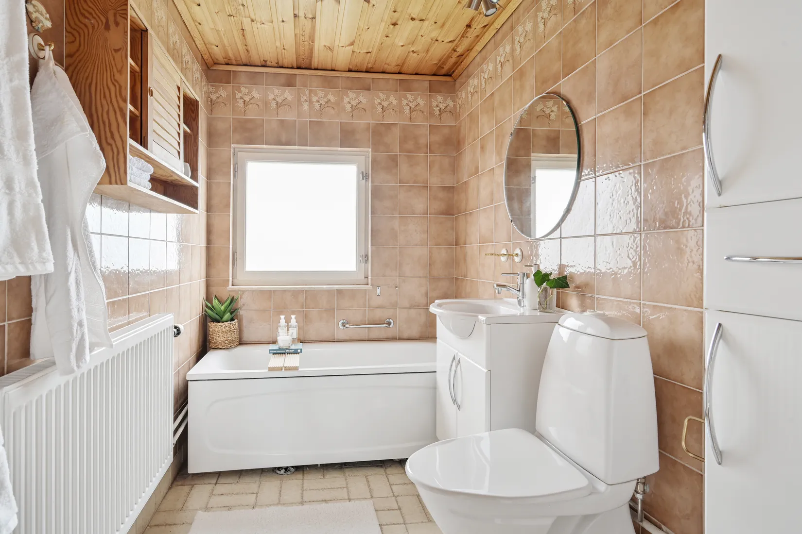Radhus, Linnés väg 108, Häggvik, Sollentuna