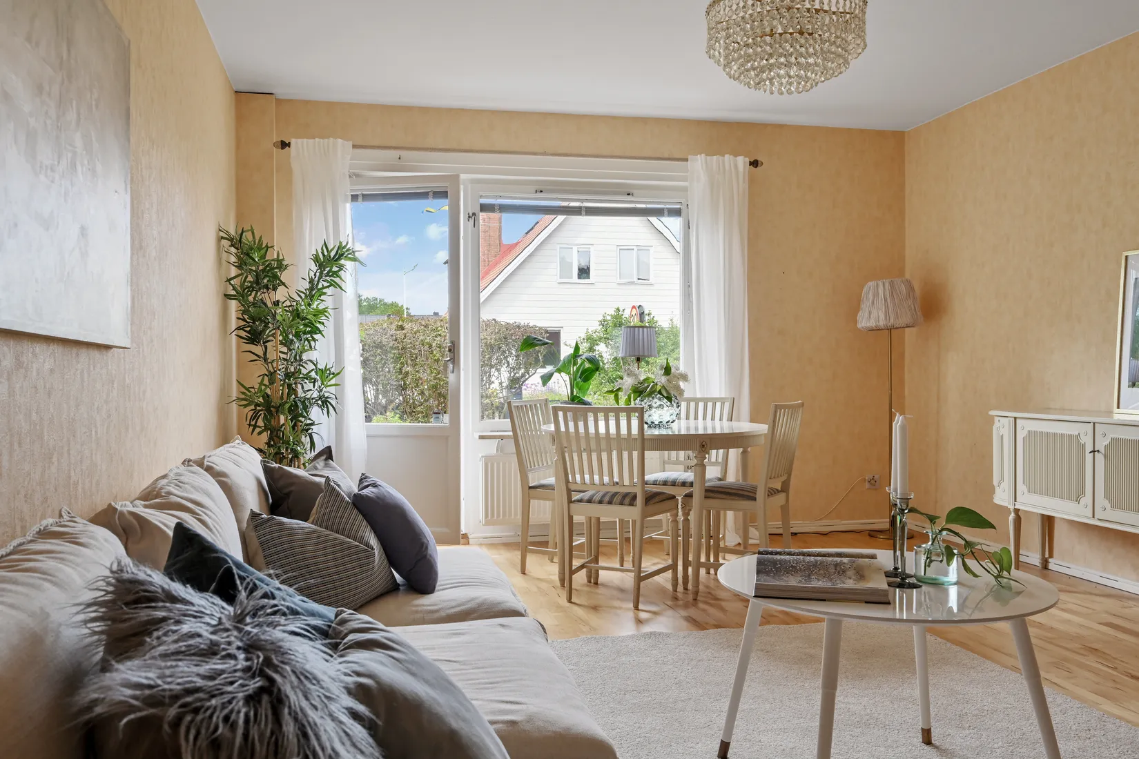 Radhus, Linnés väg 108, Häggvik, Sollentuna