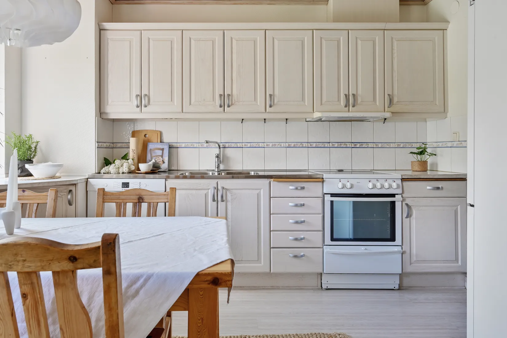 Radhus, Linnés väg 108, Häggvik, Sollentuna