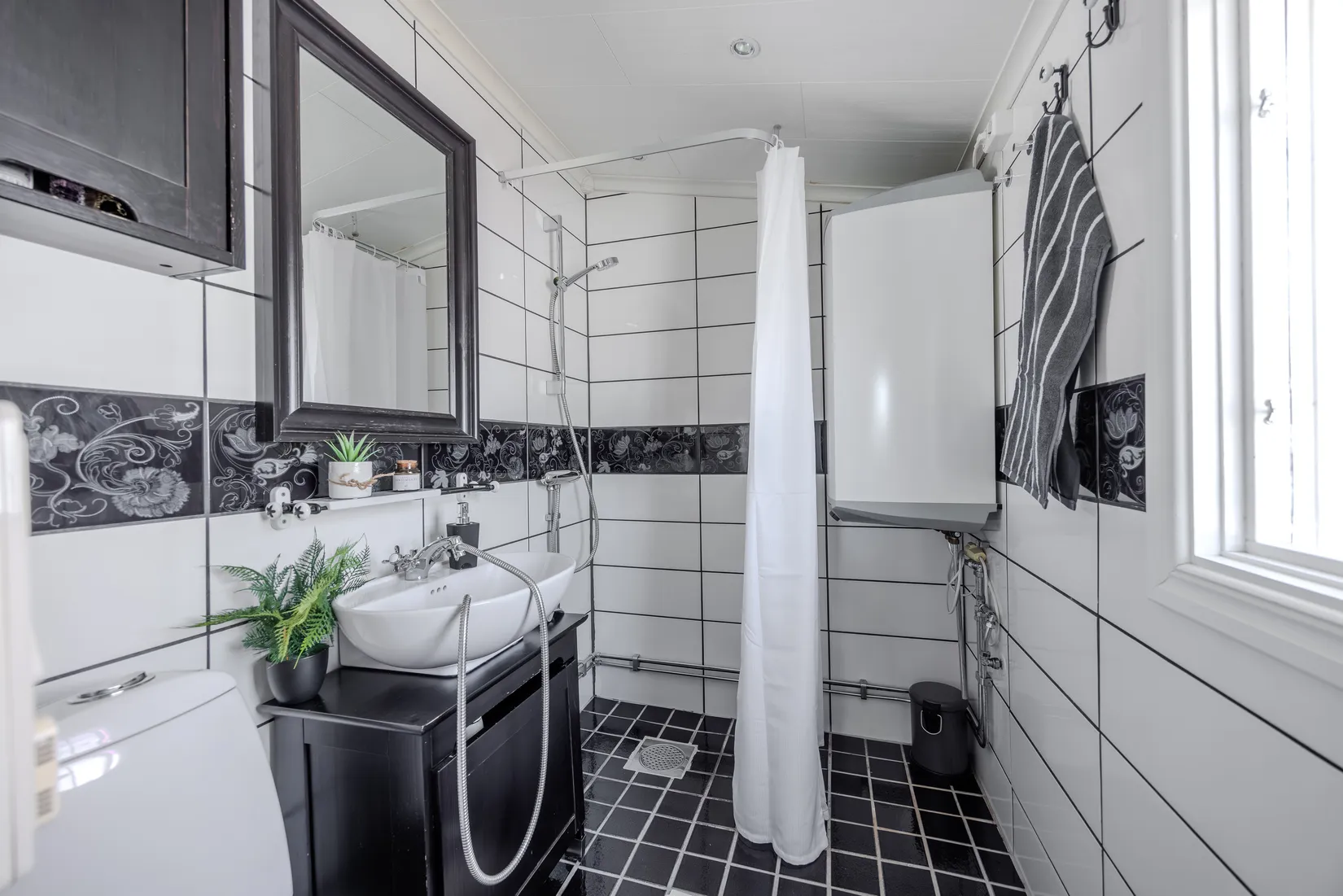 Bostadsrätt, Fritidshus, Ryrsjön 228, Göta, Lilla Edet