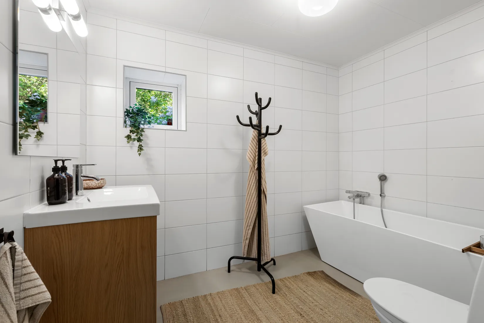 Villa, Snövits väg 12A, Trollbäcken, Tyresö