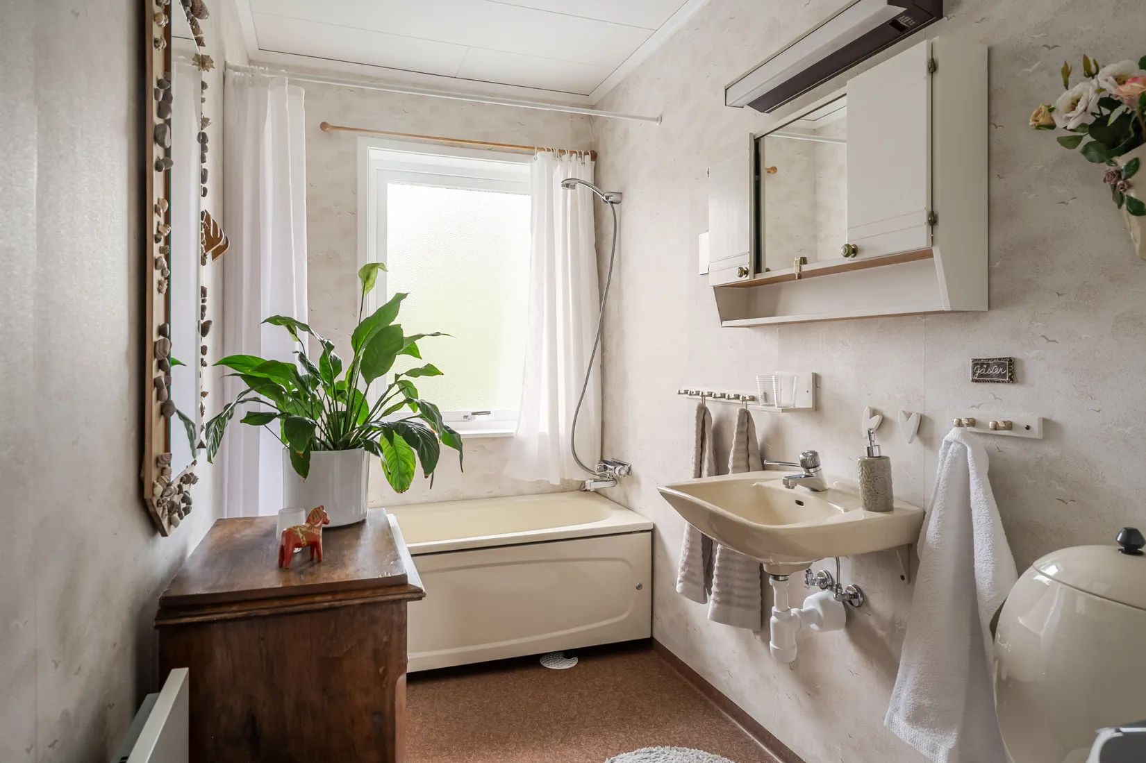 Villa, Bisp Thomas väg 7, Storgärdet, Strängnäs