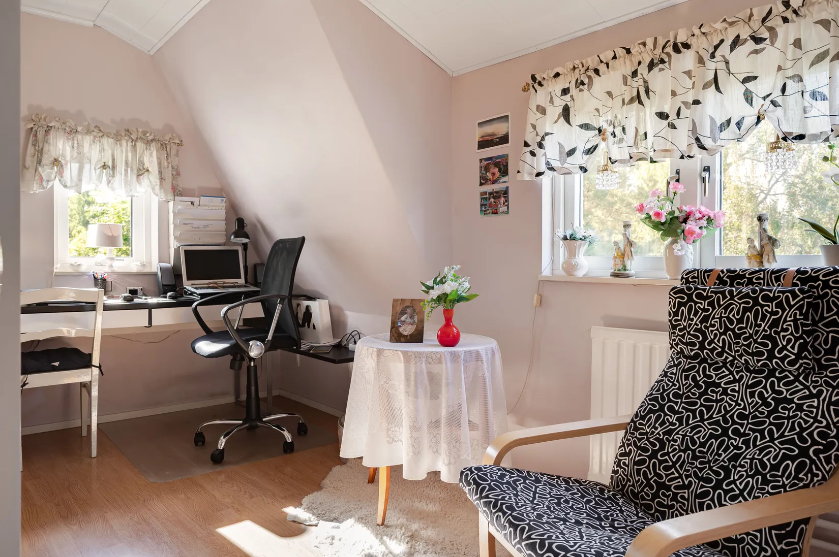 Villa, Holmgårdsvägen 64, Solgård, Huddinge
