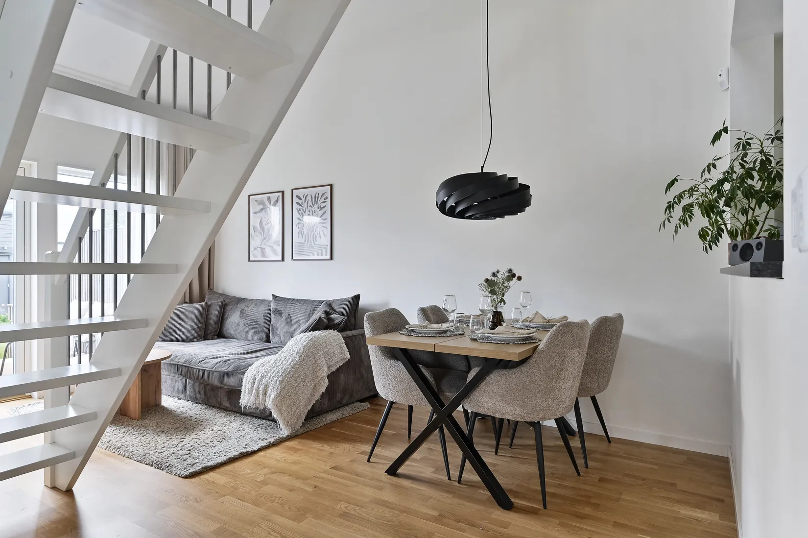 Radhus, Klavebacken 19A, Länna, Huddinge