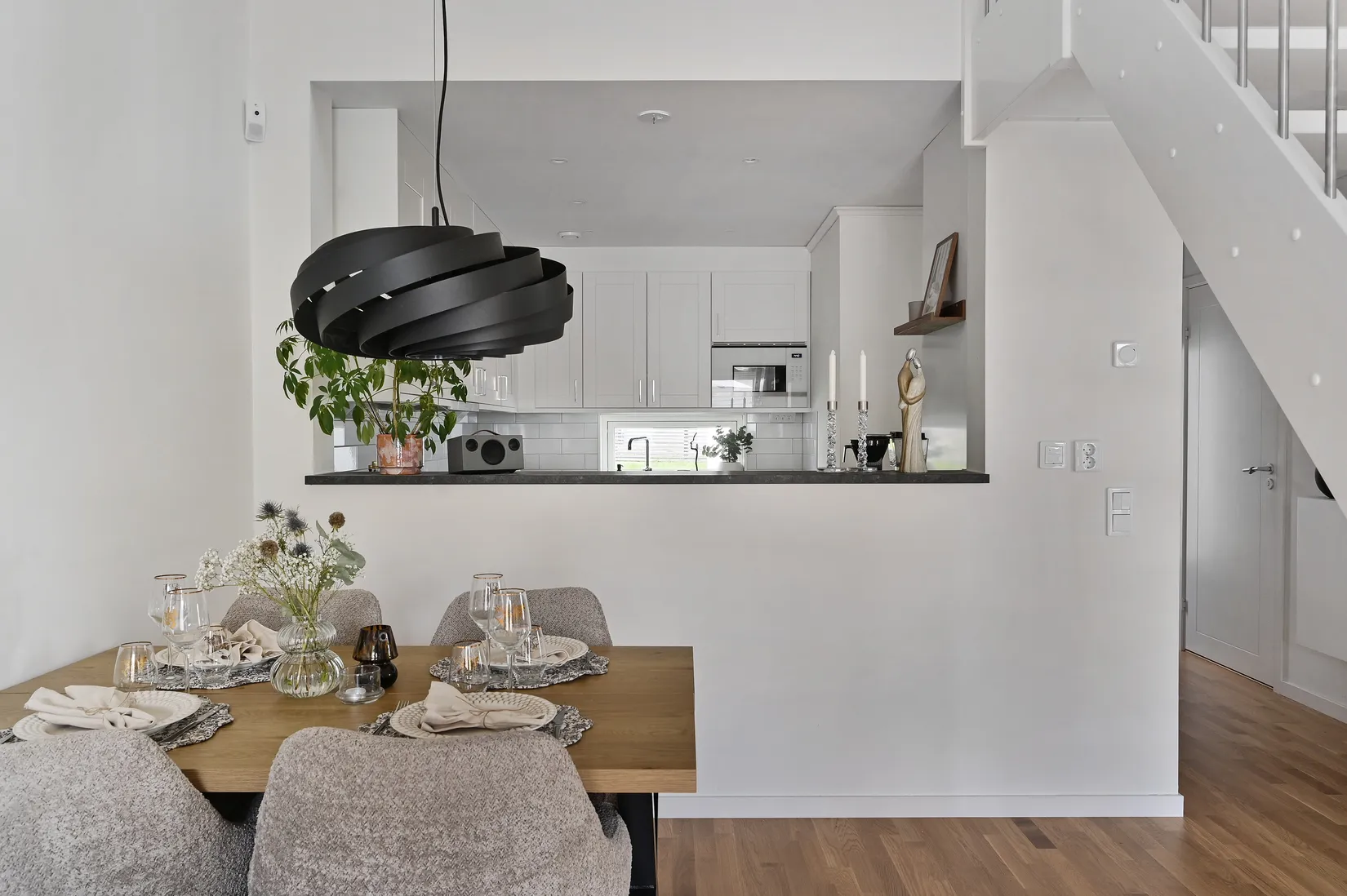 Radhus, Klavebacken 19A, Länna, Huddinge