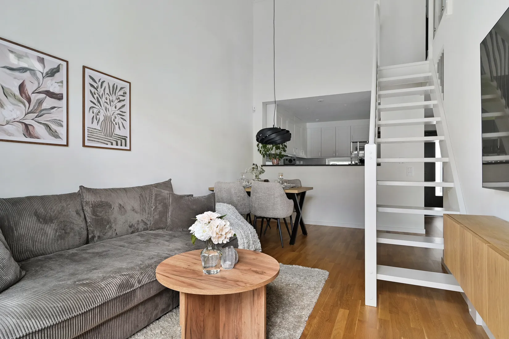 Radhus, Klavebacken 19A, Länna, Huddinge