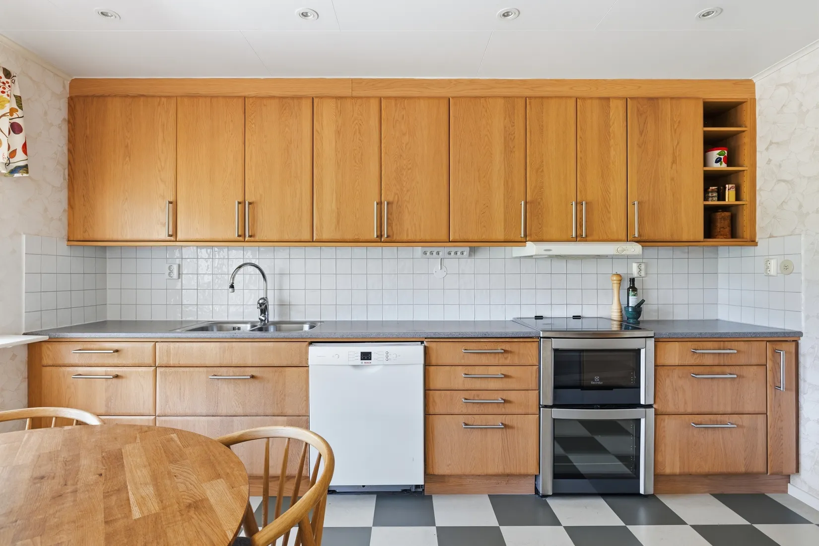 Radhus, Herdevägen 20, Prästgårdsmarken, Upplands Väsby