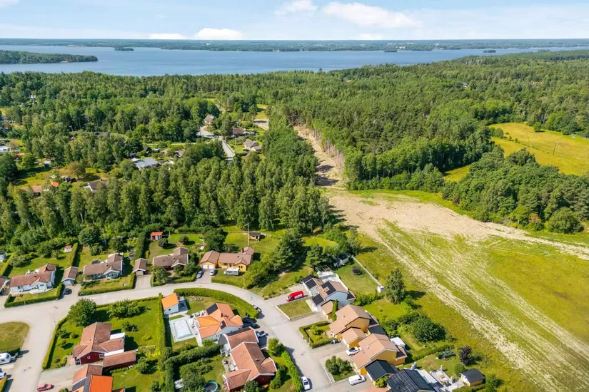 Villa, Radhus, Sikvägen 10, Håbo