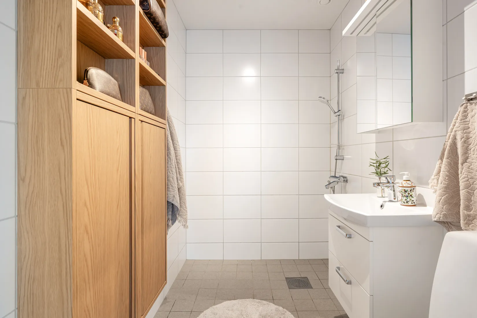Bostadsrätt, Radhus, Ugglevägen 15, Ullna strand, Täby