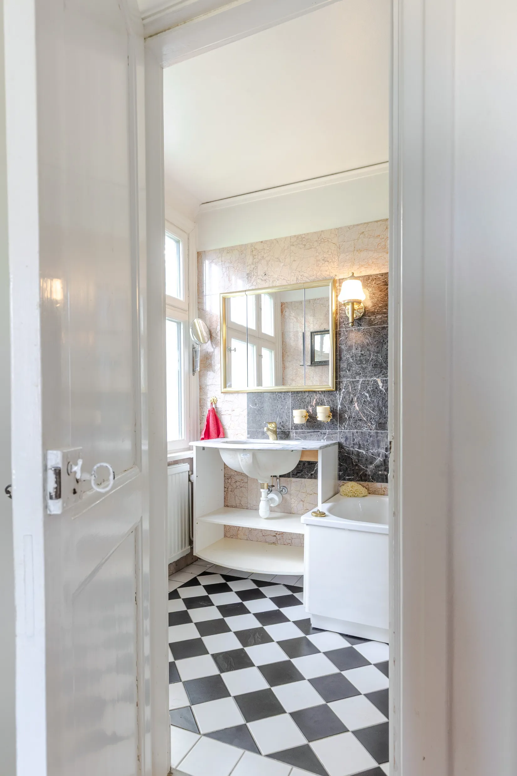 Villa, Regementsgatan 33, Storgärdet, Strängnäs