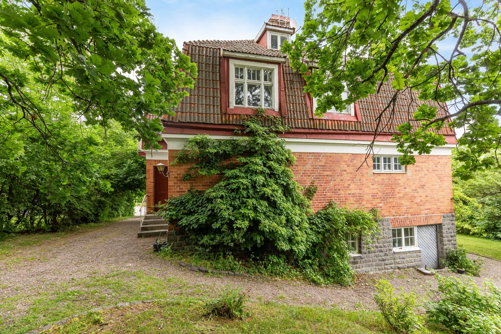 Villa, Regementsgatan 33, Storgärdet, Strängnäs