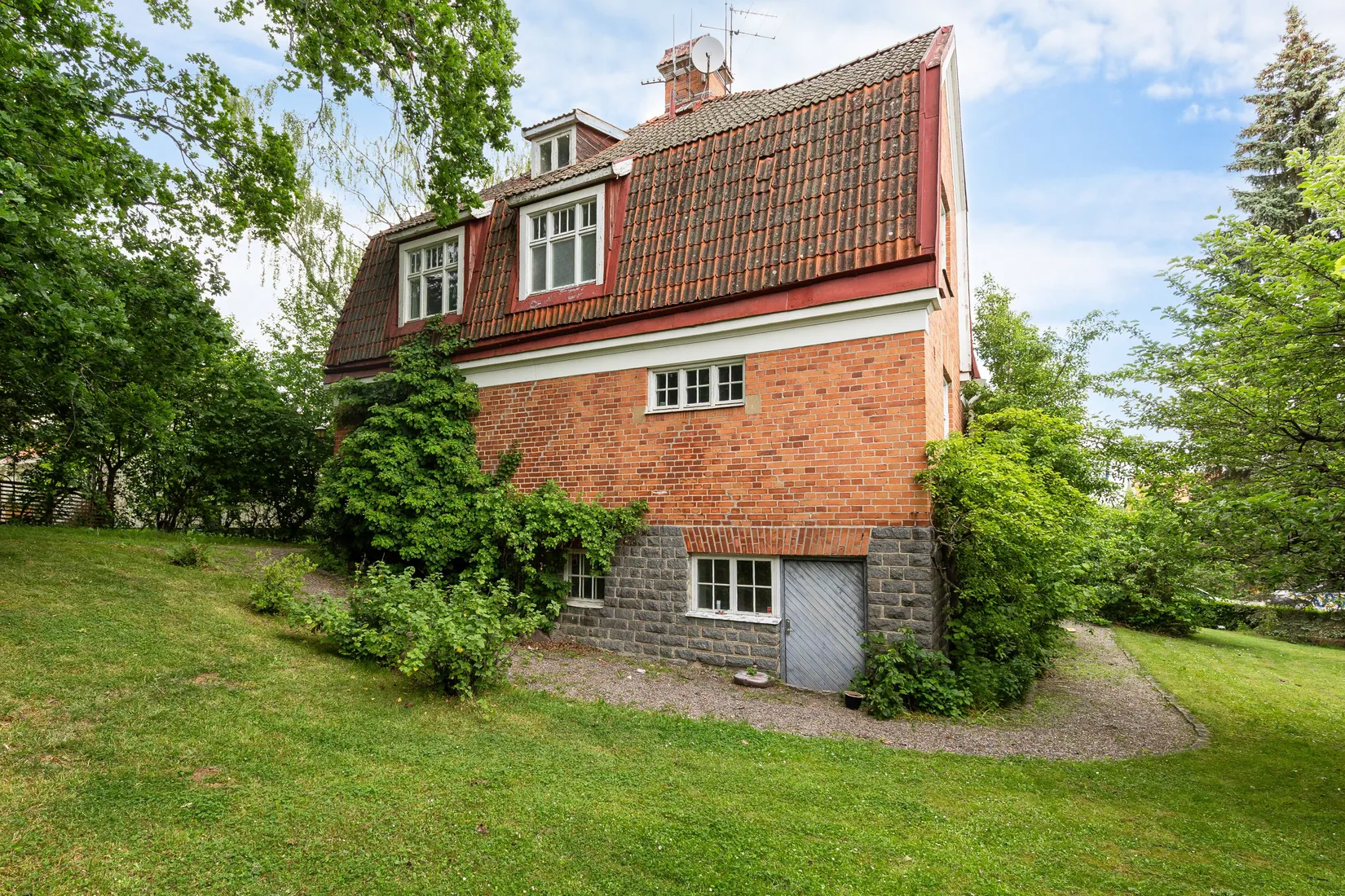 Villa, Regementsgatan 33, Storgärdet, Strängnäs