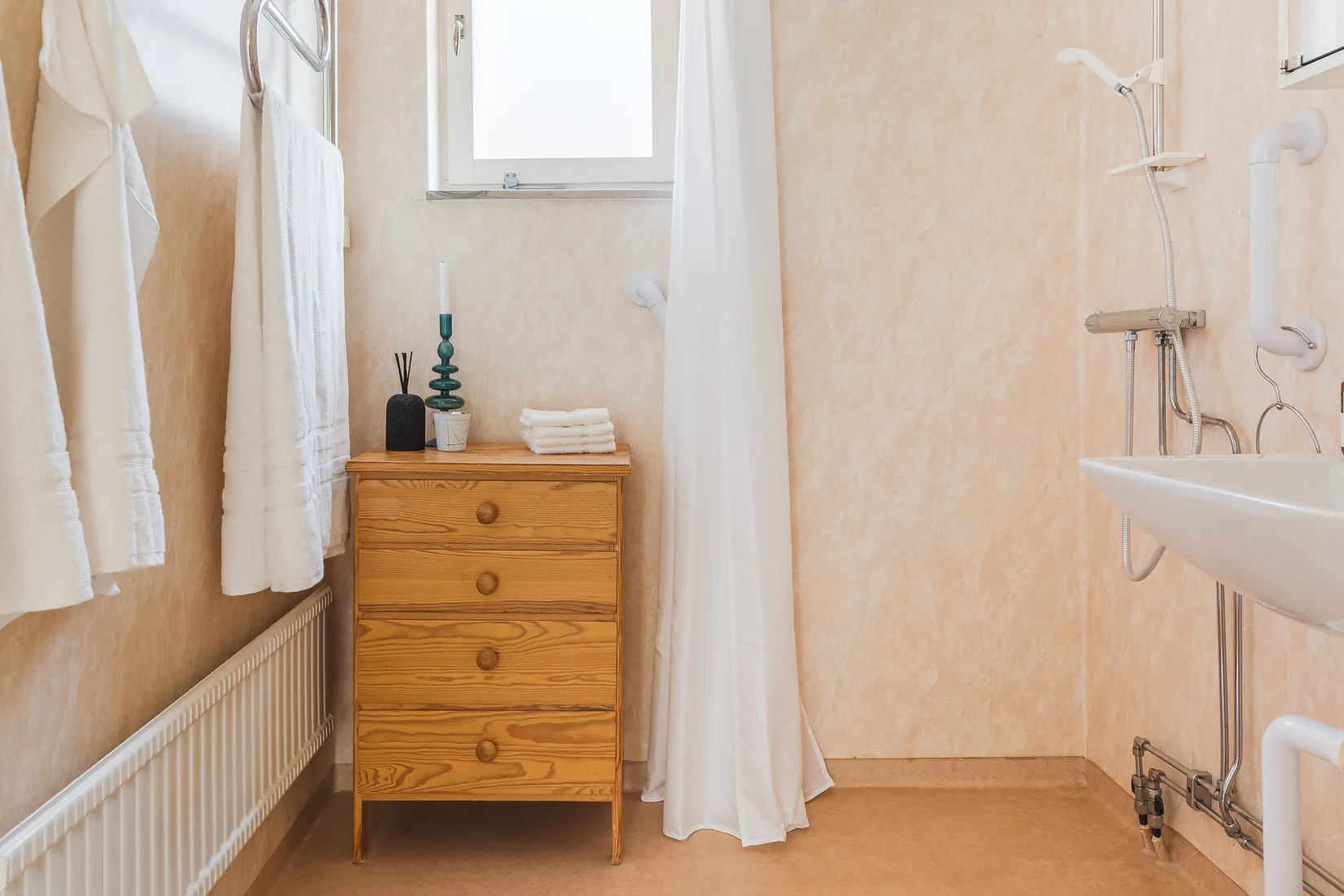 Villa, Radhus, Friluftsvägen 19, Skogsängen, Eskilstuna