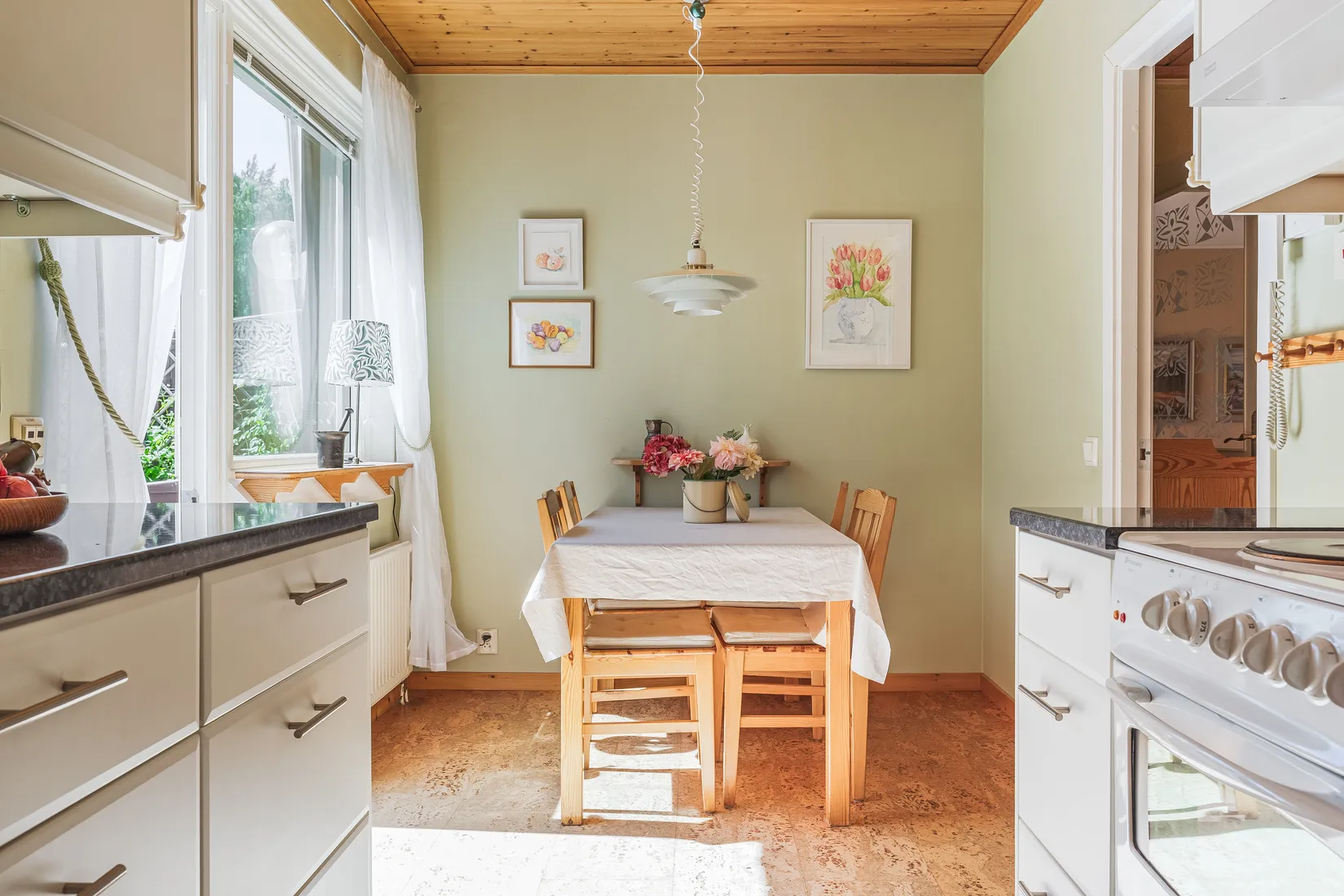 Villa, Radhus, Friluftsvägen 19, Skogsängen, Eskilstuna
