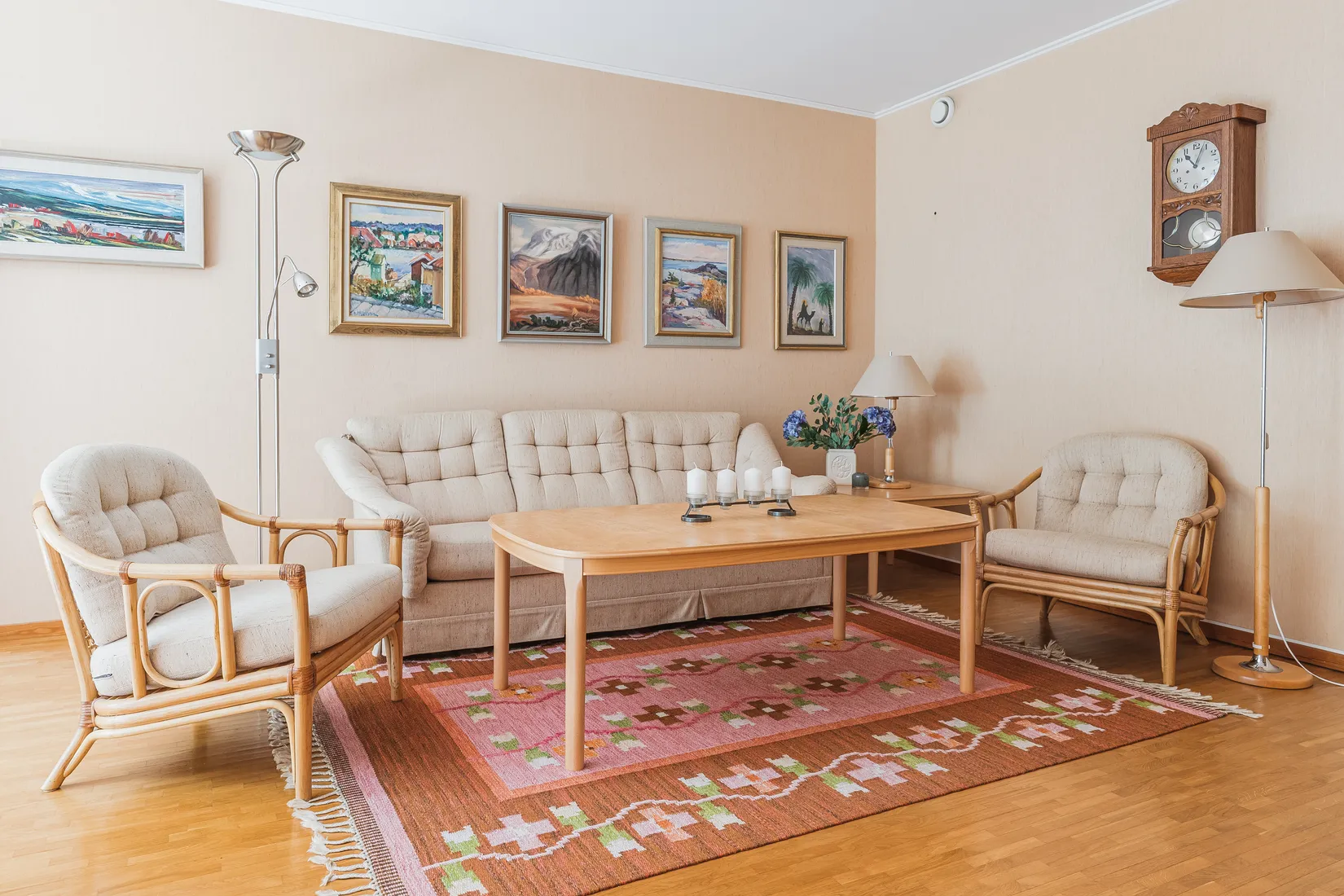 Villa, Radhus, Friluftsvägen 19, Skogsängen, Eskilstuna
