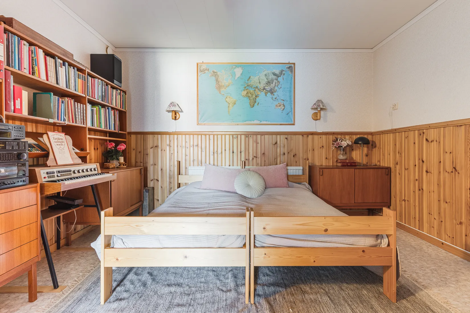 Villa, Radhus, Friluftsvägen 19, Skogsängen, Eskilstuna