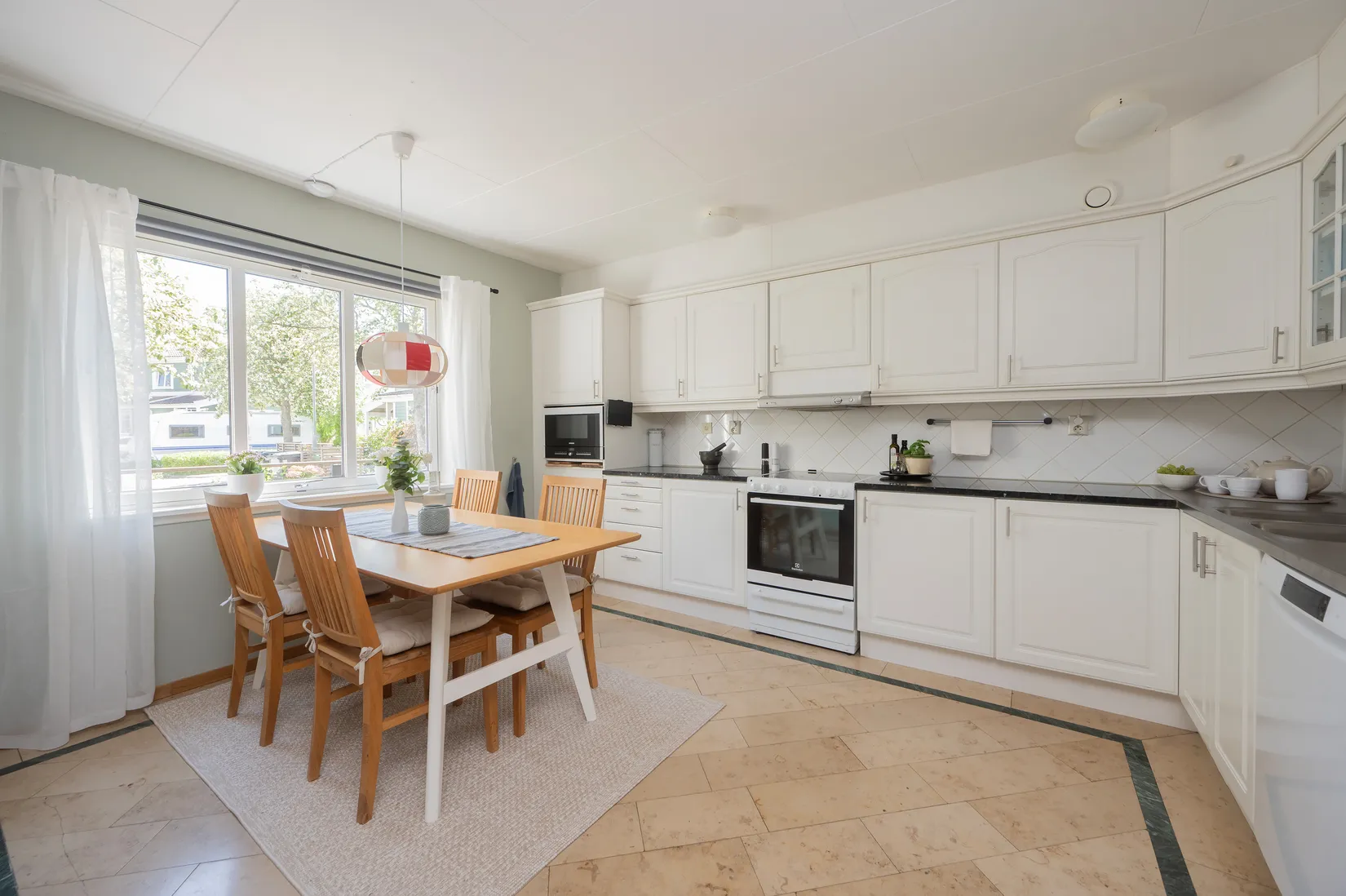 Bostadsrätt, Radhus, Hedenhösvägen 77, Solgård, Huddinge