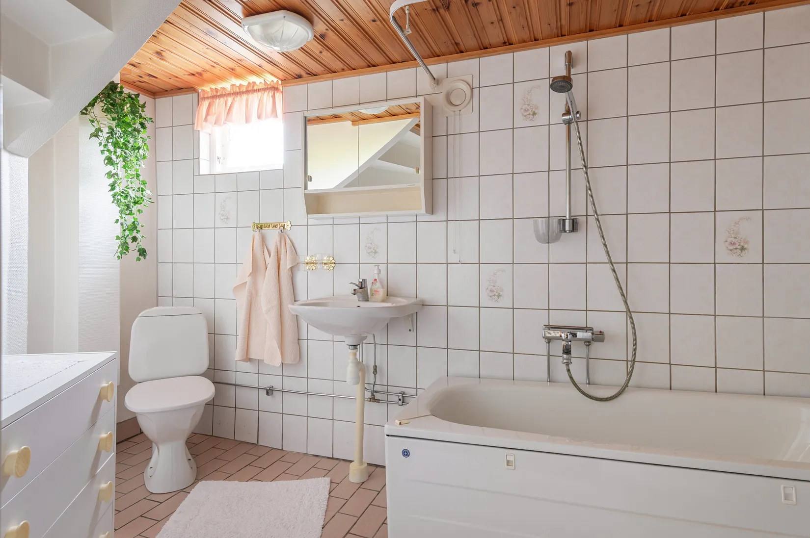 Villa, Furulidsgatan 8, Övre Holm, Motala