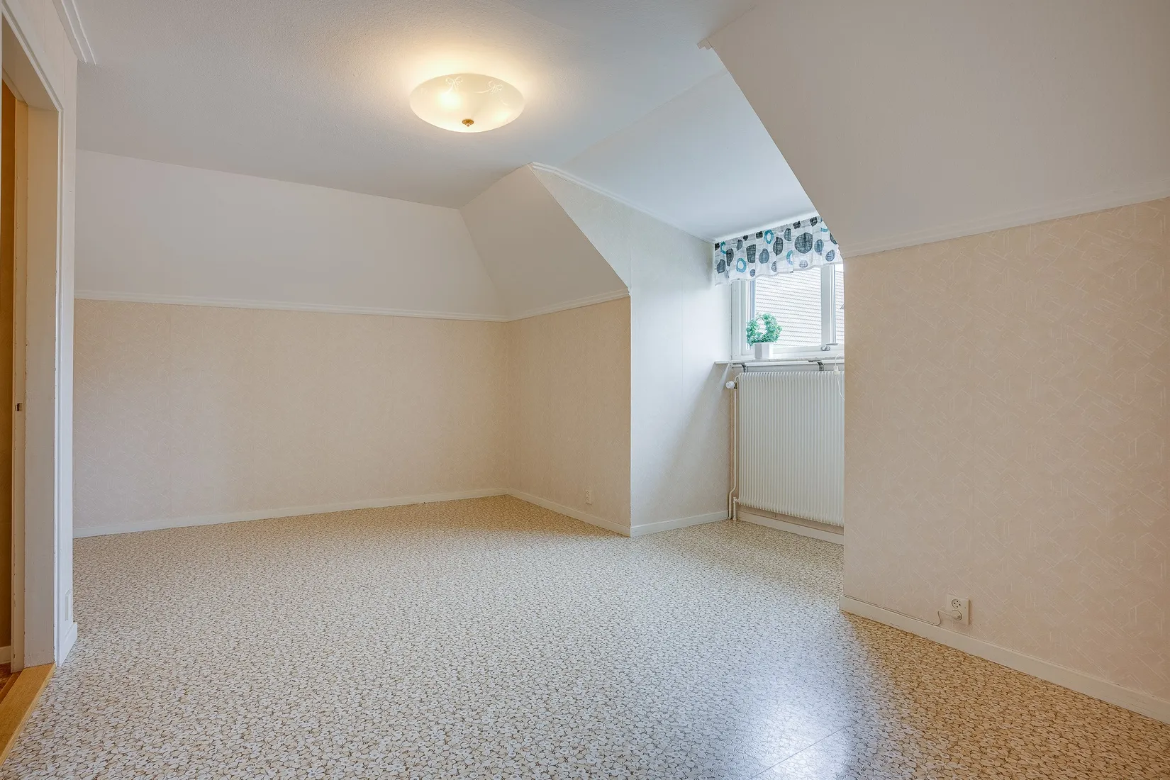 Villa, Industrivägen 23, centralt, Umeå