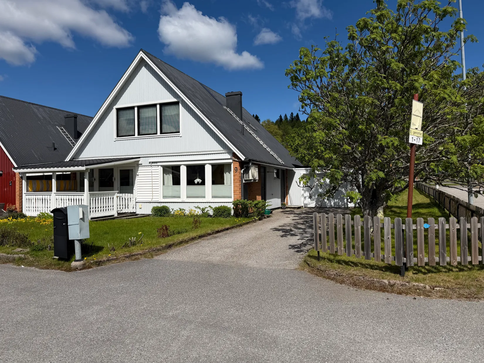 Radhus, Klarinettgatan 9, Gånsvik, Härnösand