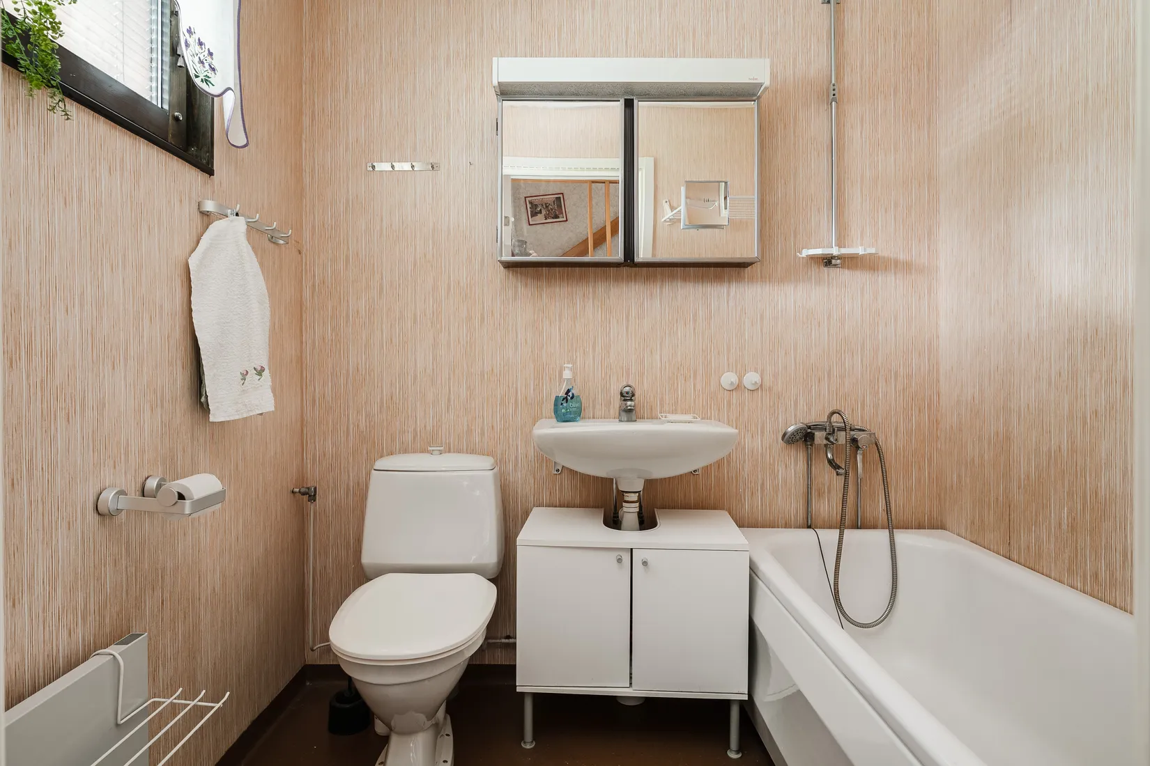 Radhus, Klarinettgatan 9, Gånsvik, Härnösand