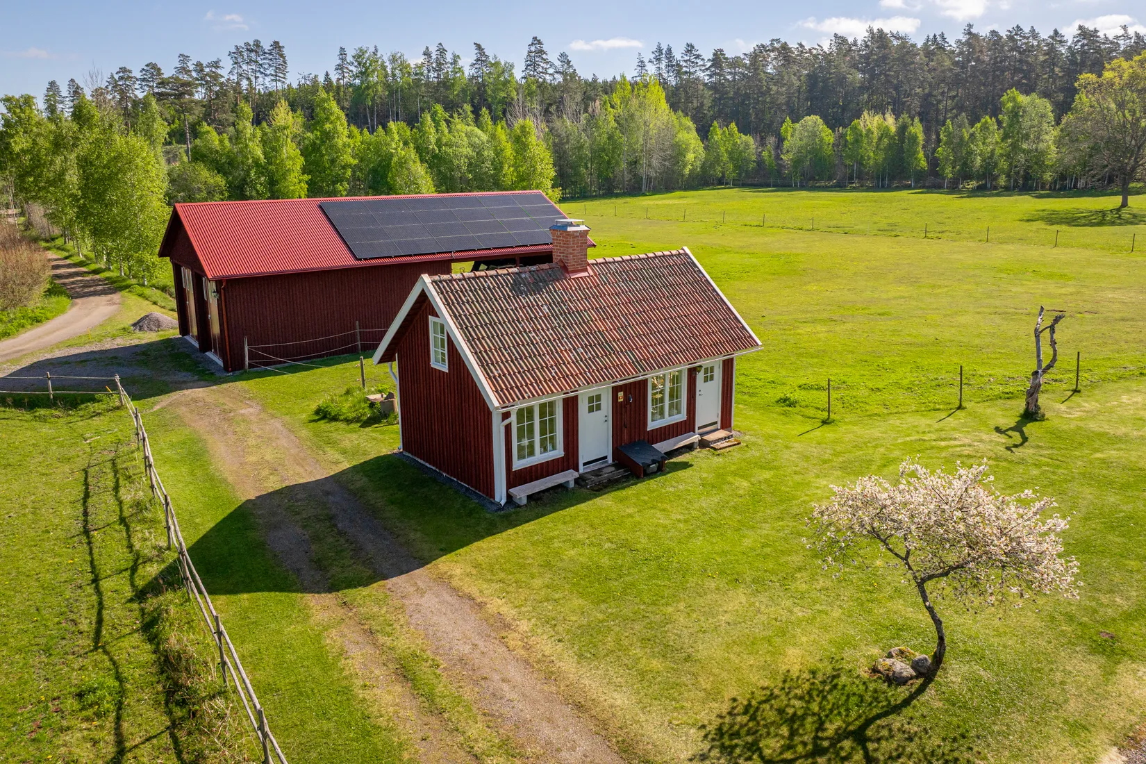 Gård/Skog, Rågvägen 22, Karlsborg