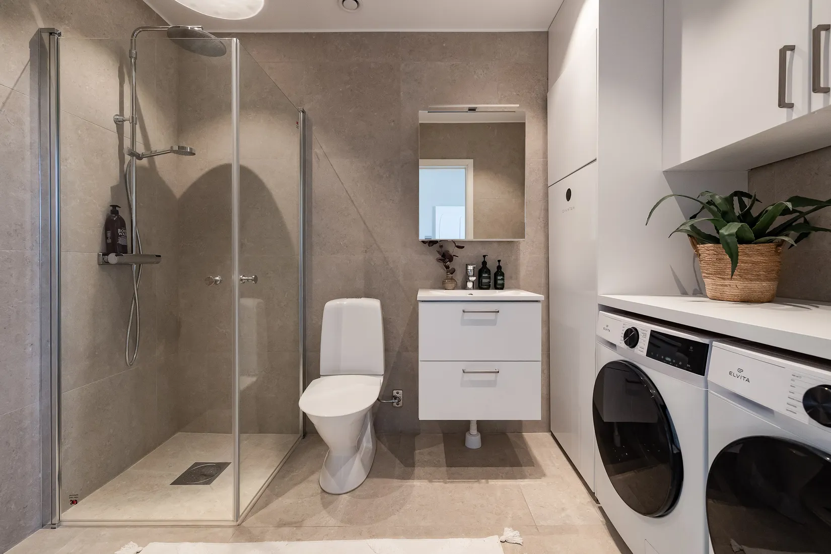 Radhus, Klövergatan, Gröna Sörby, Kumla
