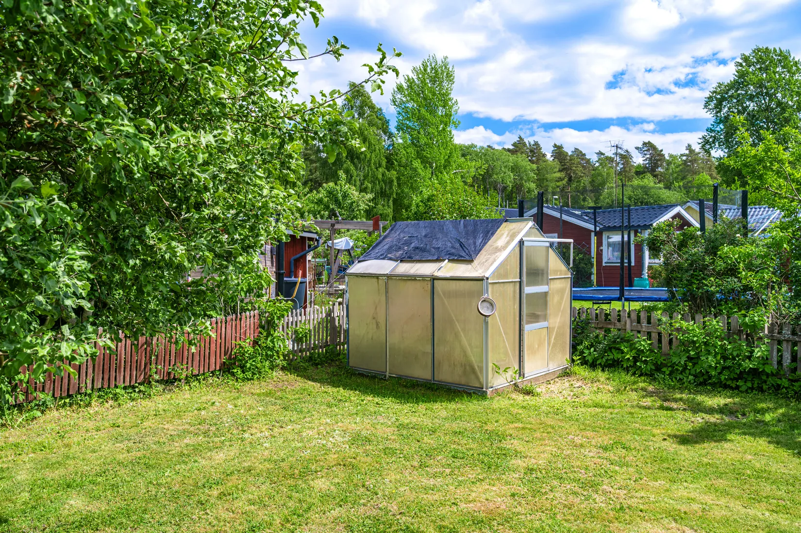 Fritidshus, Lotten Dillkronan 10 - Aspviks kolonistugeområde, Husbyvägen 2, Aspviks kolonistugeområde, Upplands-Bro