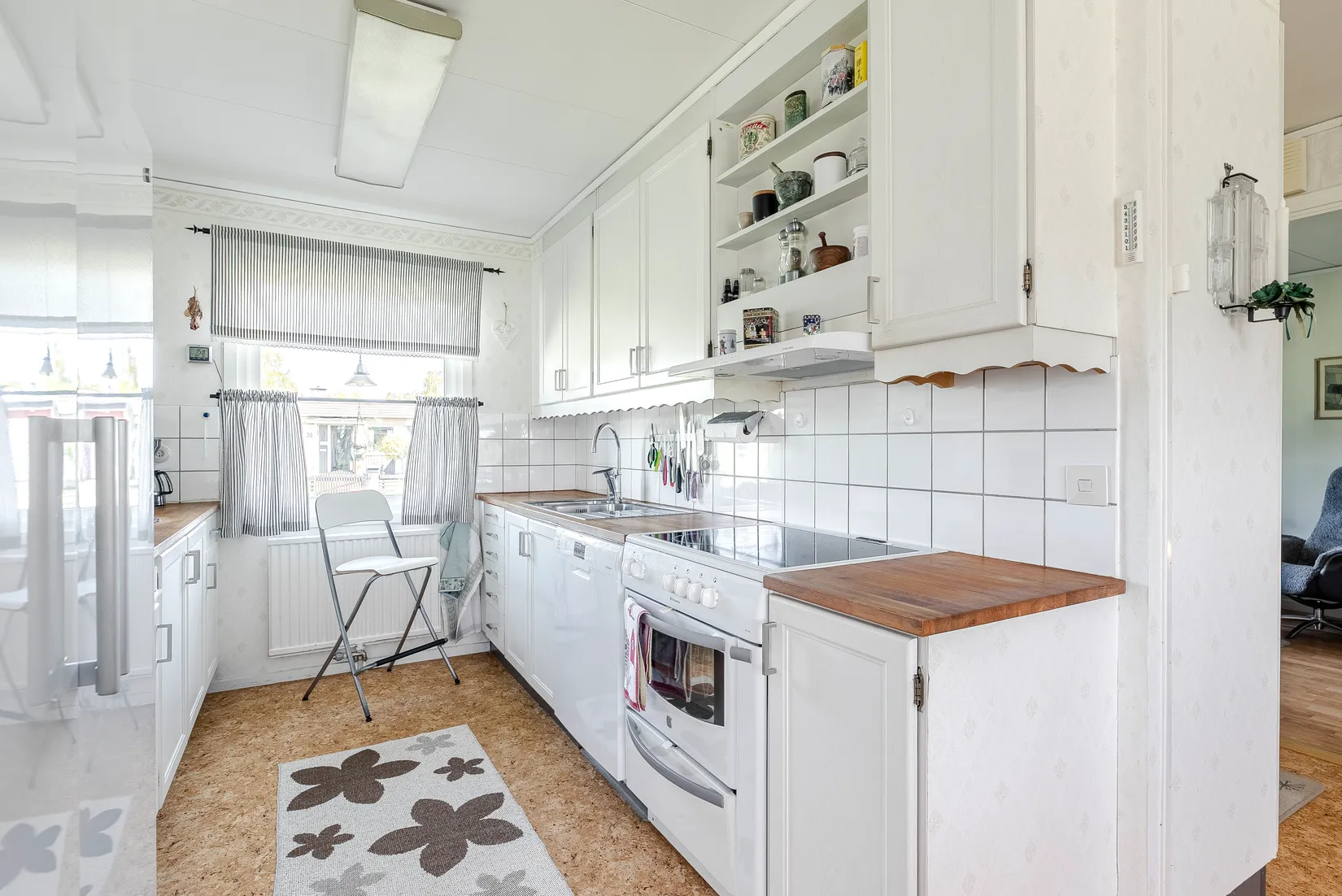 Villa, Radhus, Hallonstigen 21, Aneby