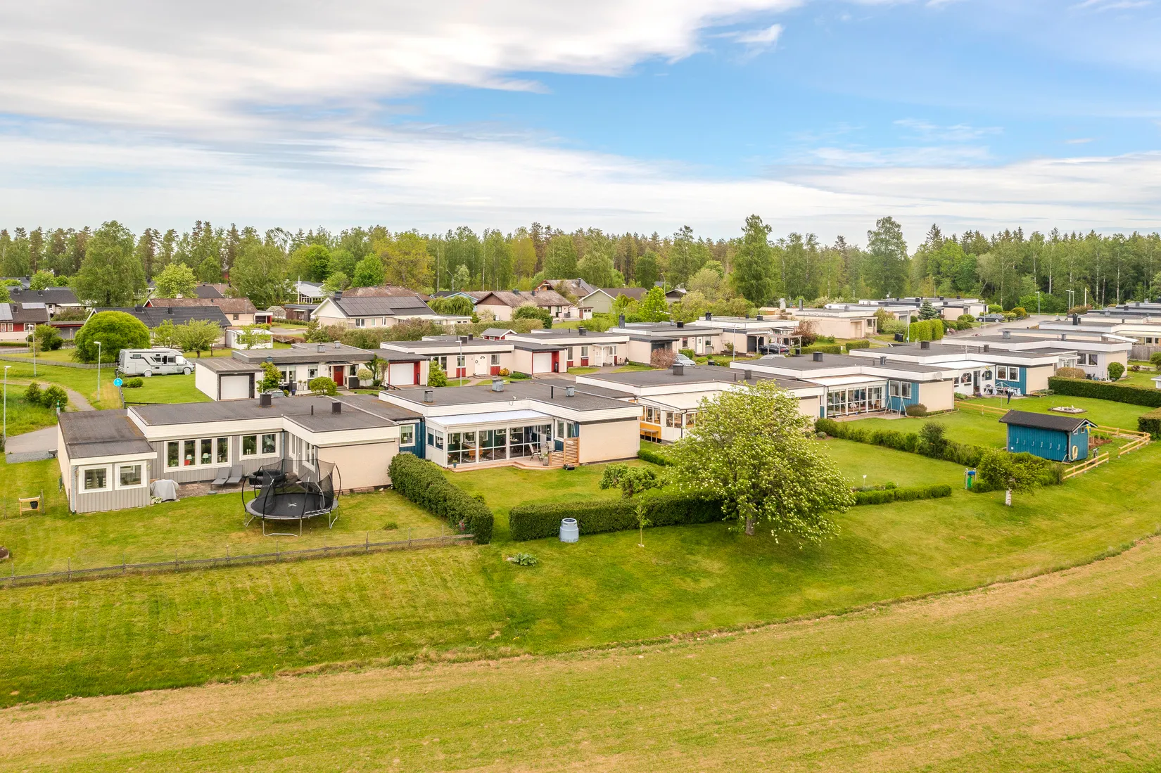 Villa, Radhus, Hallonstigen 21, Aneby