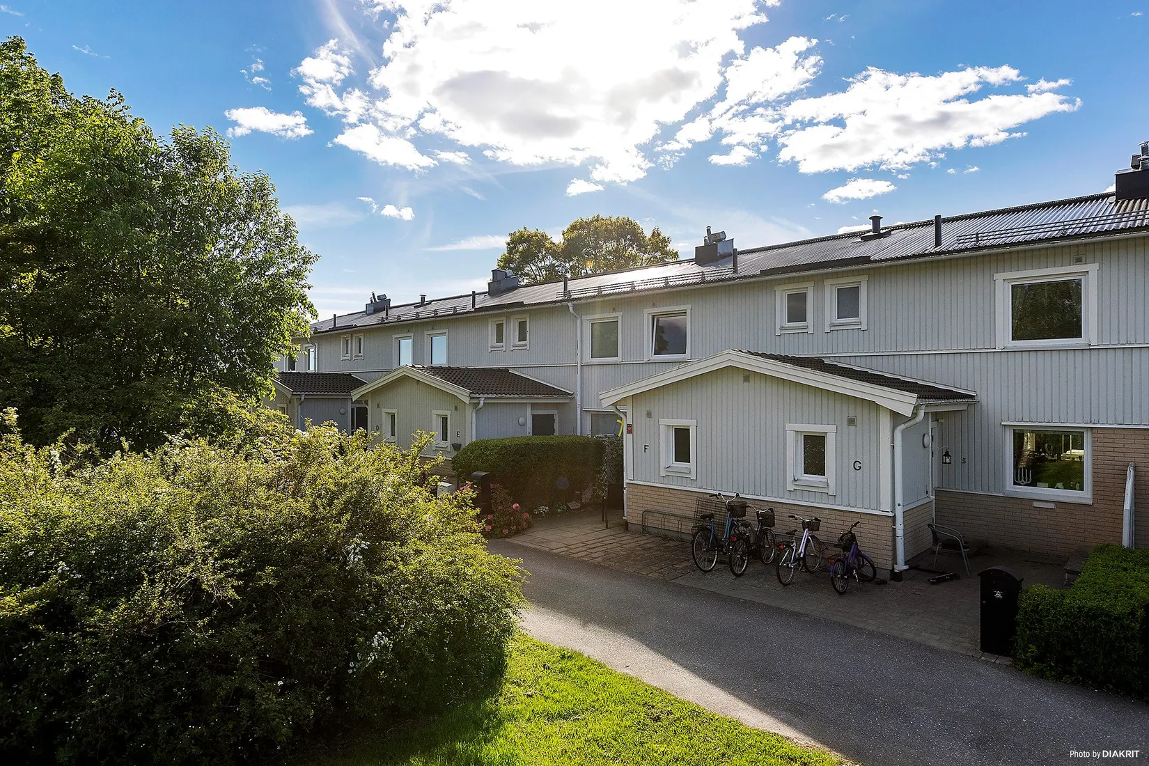 Radhus, Byalagsgatan 4f, Nya Hjärsta, Örebro