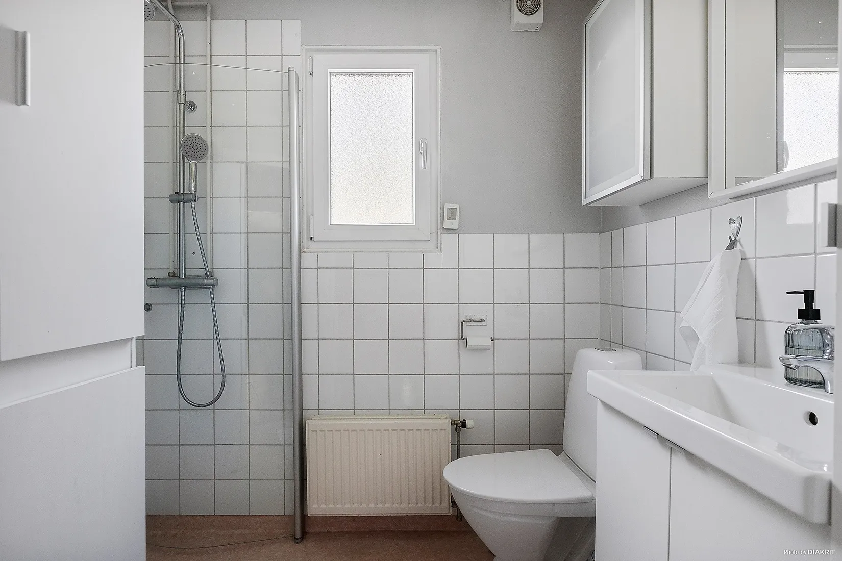 Radhus, Byalagsgatan 4f, Nya Hjärsta, Örebro