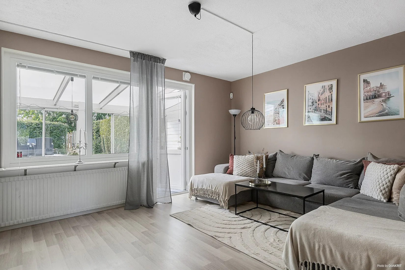 Radhus, Byalagsgatan 4f, Nya Hjärsta, Örebro