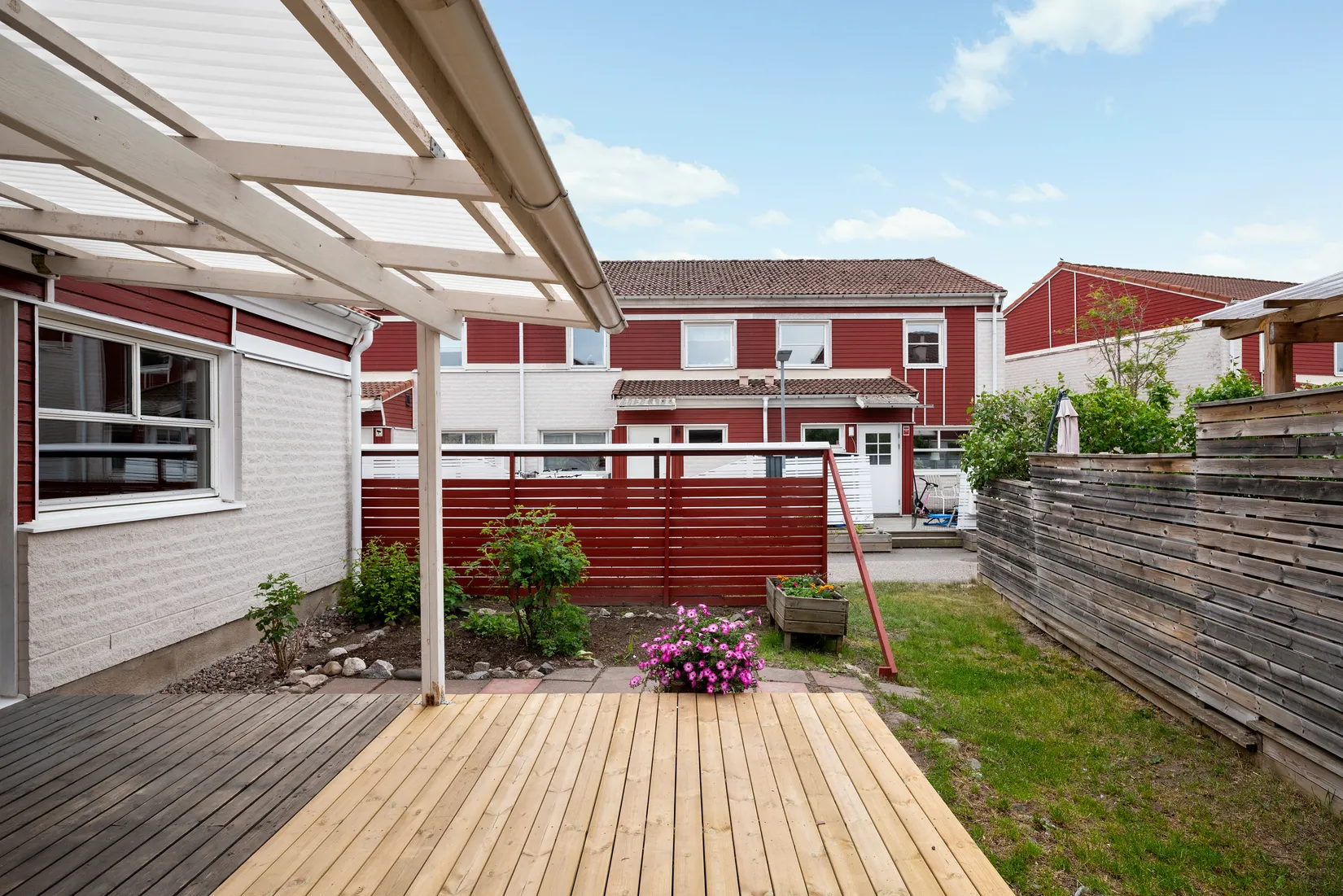 Radhus, Västergården 163, Västergården, Vallentuna