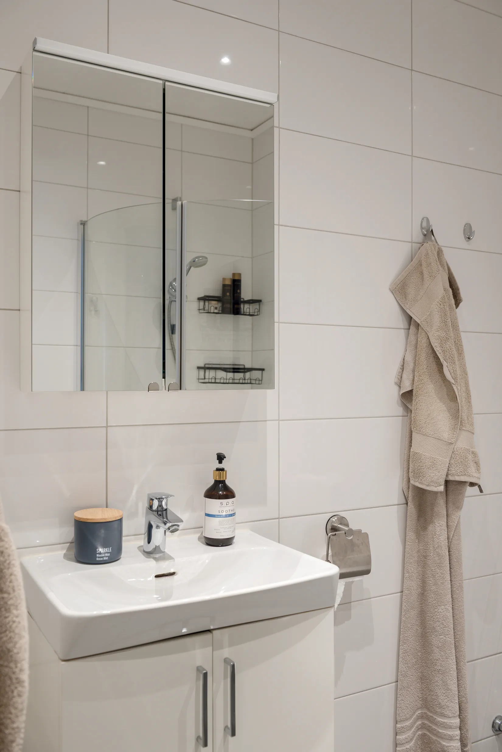 Bostadsrätt, Radhus, Klockarebovägen 42, Bålsta Frösundavik, Håbo