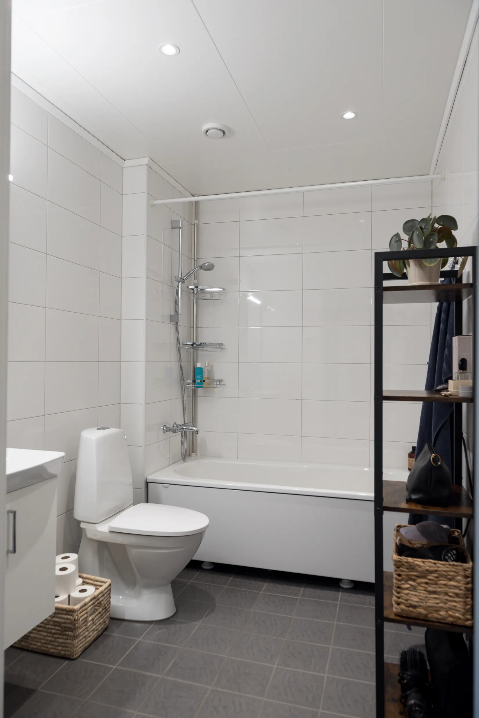 Bostadsrätt, Radhus, Klockarebovägen 42, Bålsta Frösundavik, Håbo