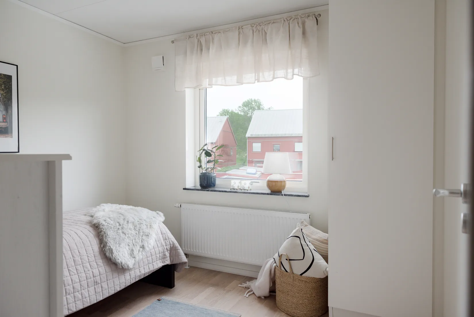 Bostadsrätt, Radhus, Klockarebovägen 42, Bålsta Frösundavik, Håbo
