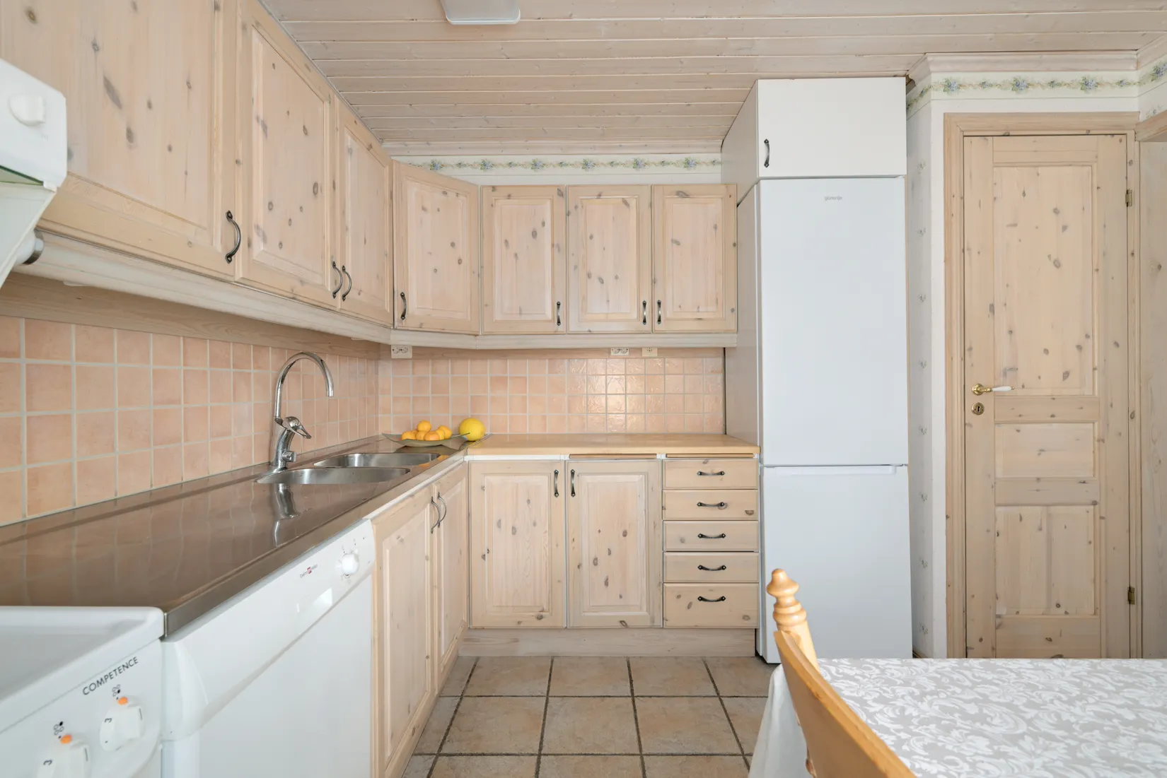Villa, Radhus, Mastvägen 22, Täfteå, Umeå